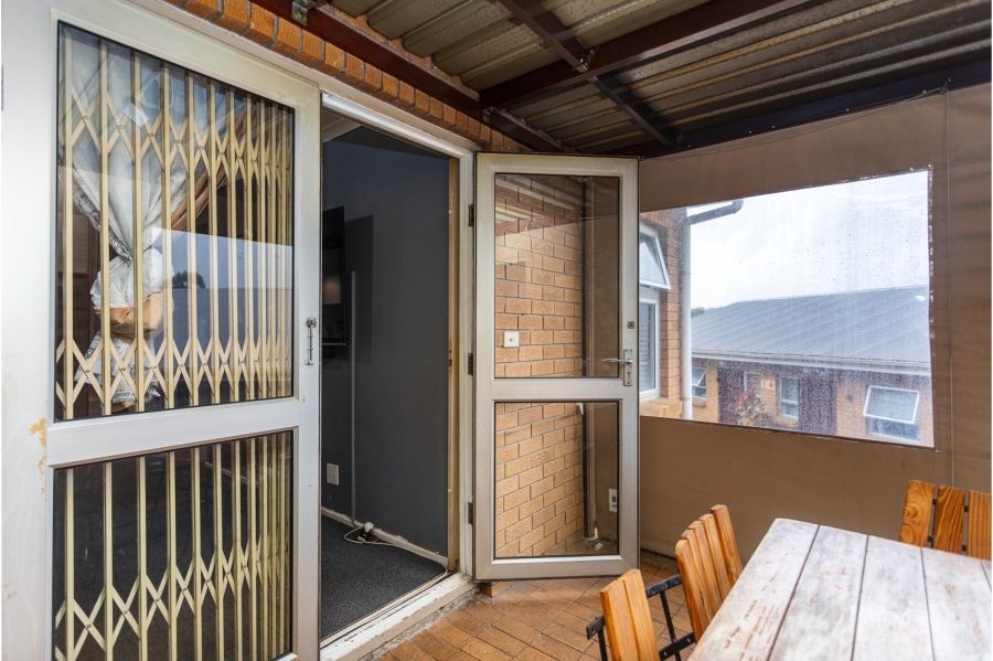 2 Bedroom Property for Sale in Oakglen Western Cape